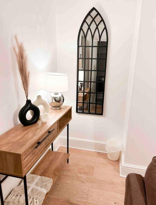Lovely Two Bedroom Apartment, With Private Garden! Торки Экстерьер фото